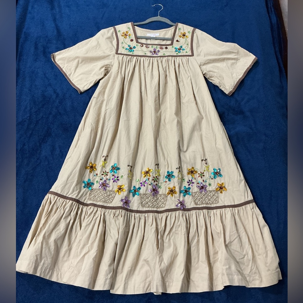 Woman vtg go softly patio embroidered Floral Dress 100 % cotton
